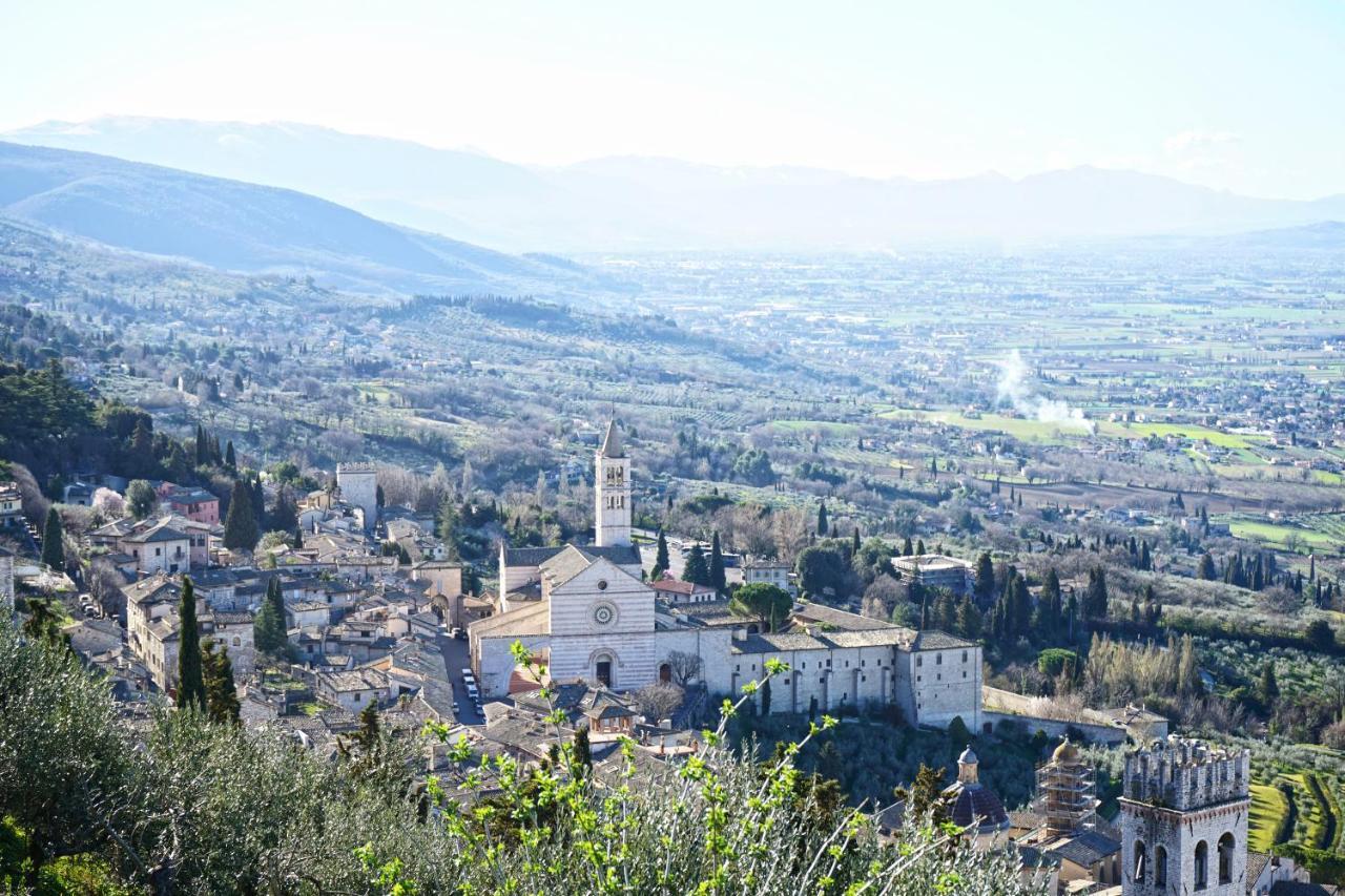 Chiama Ride The Beauty Assisi Apartment Luaran gambar