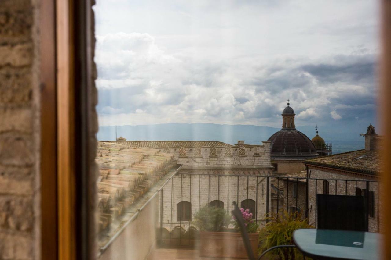 Chiama Ride The Beauty Assisi Apartment Luaran gambar
