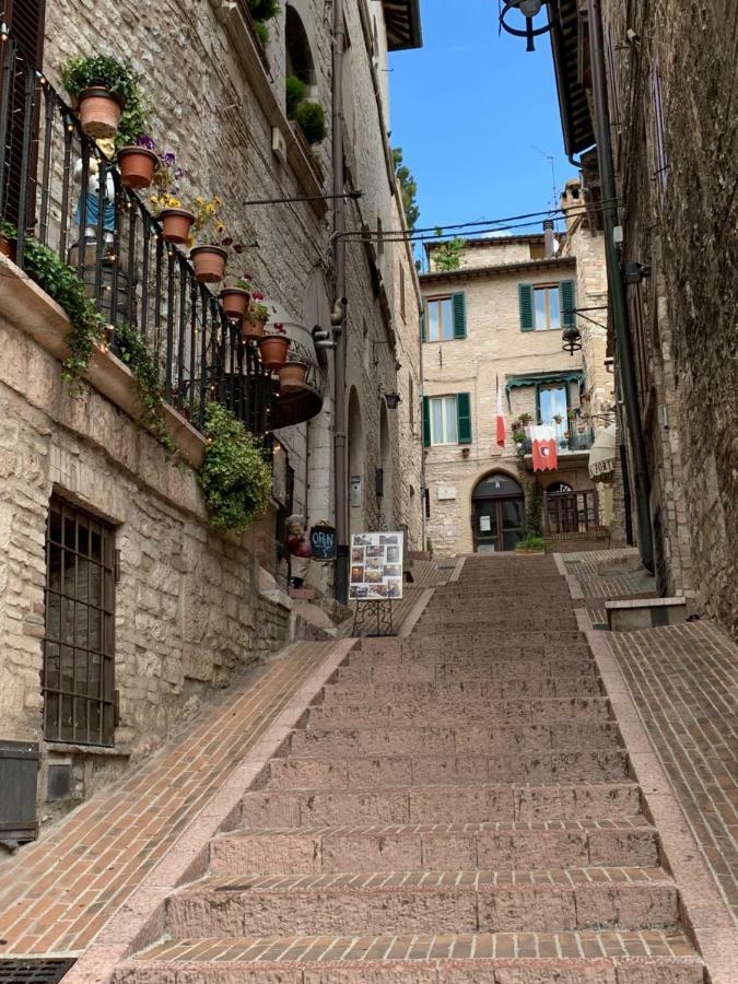 Chiama Ride The Beauty Assisi Apartment Luaran gambar